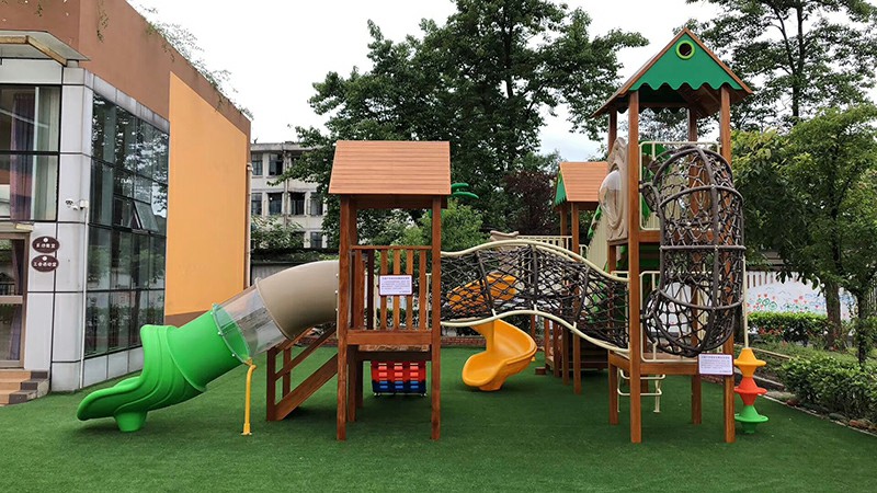 兒童戶外木制拓展滑梯案例 (3).jpg 兒童戶外木制拓展滑梯案例 (3).jpg