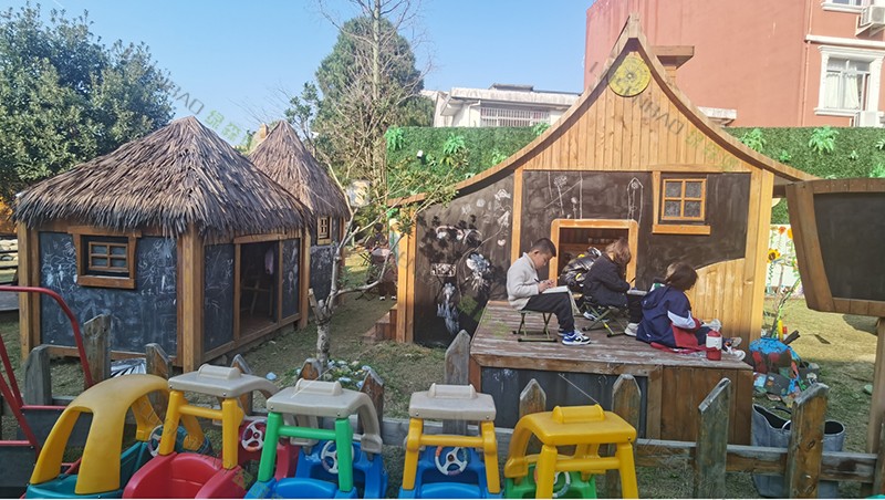 幼兒園基本游戲活動戶外場景 2.jpg 幼兒園基本游戲活動戶外場景 2.jpg