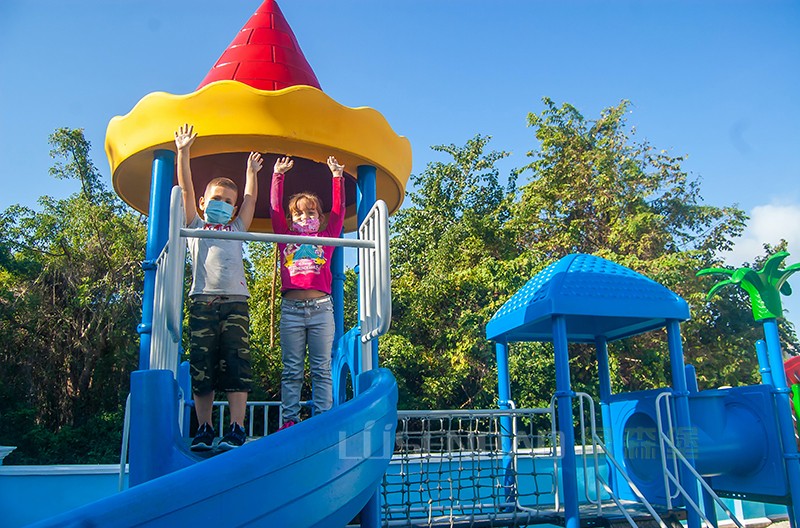 戶外城堡咨詢組合滑梯案例 1.jpg 戶外城堡咨詢組合滑梯案例 1.jpg