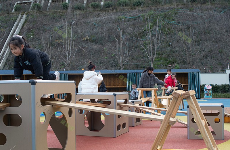 幼兒園安吉游戲活動 1 .jpg 幼兒園安吉游戲活動 1 .jpg